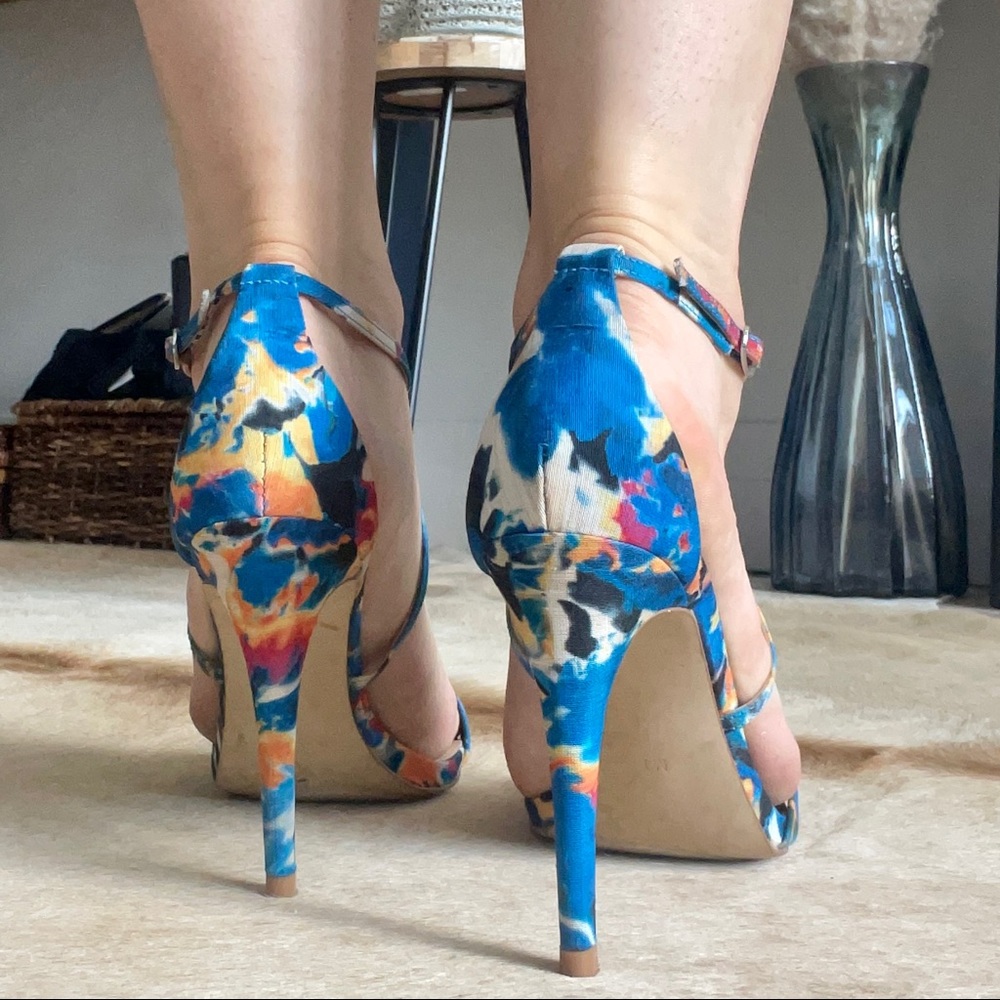 Steve Madden floral high heels - Picture 2 of 9